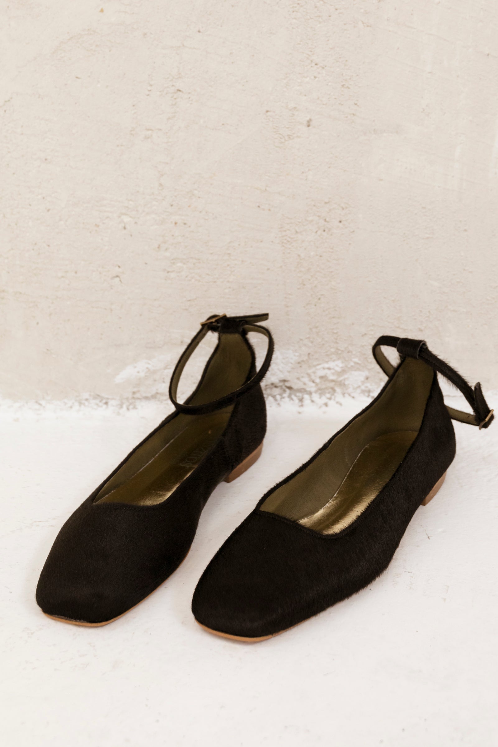Calista Black Pony (OUTLET)
