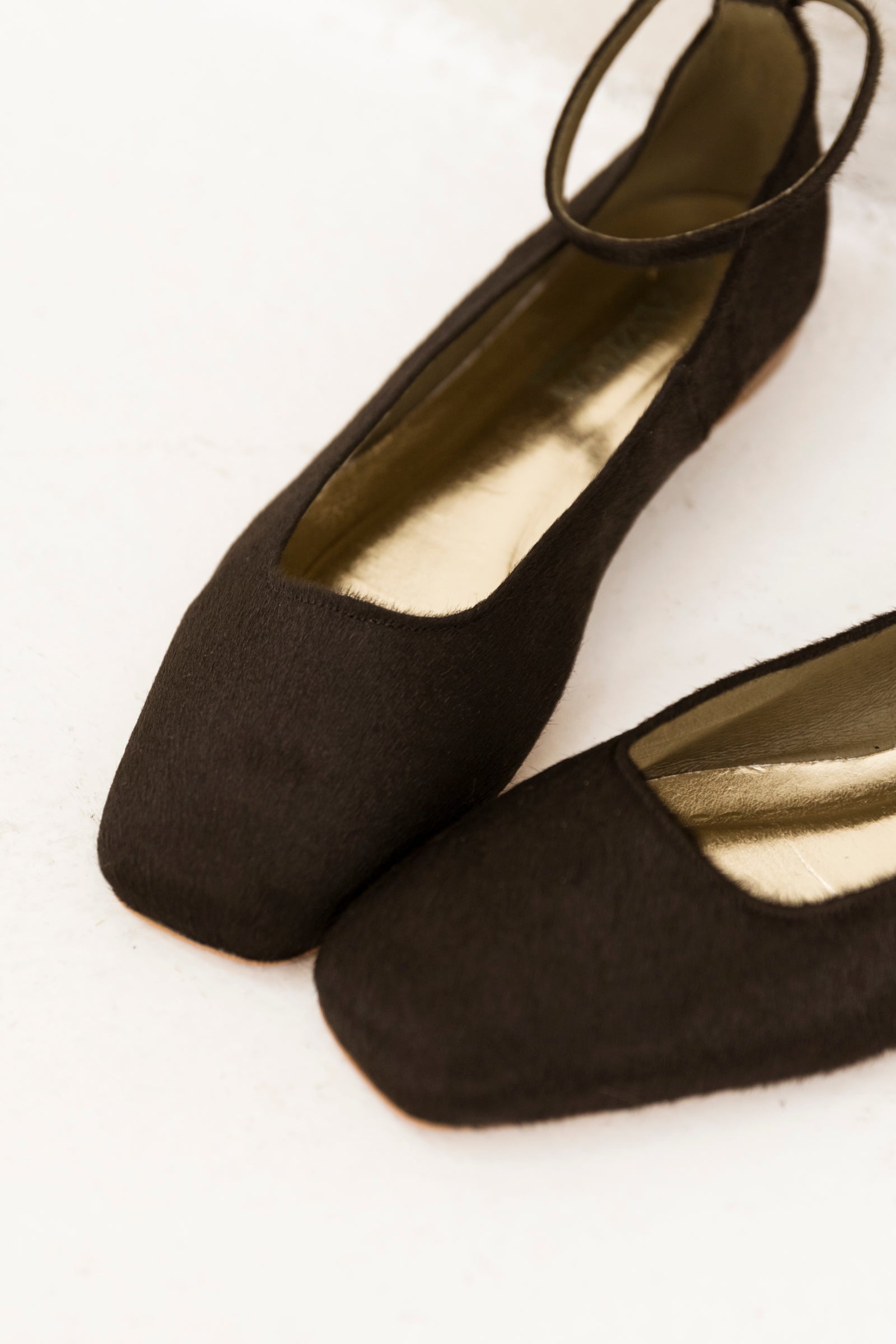 Calista Black Pony (OUTLET)