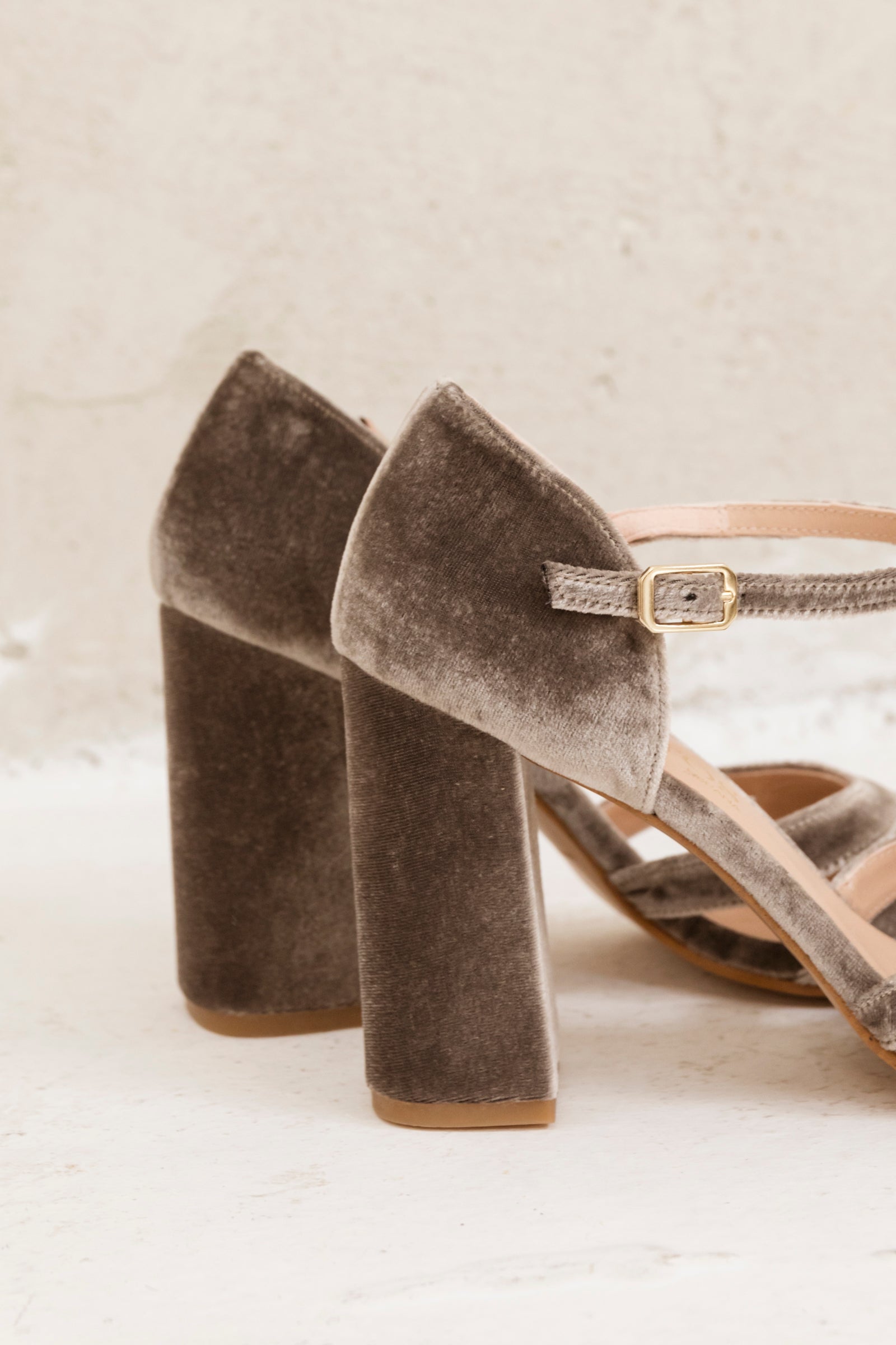Patricia Terciopelo Gris (outlet)