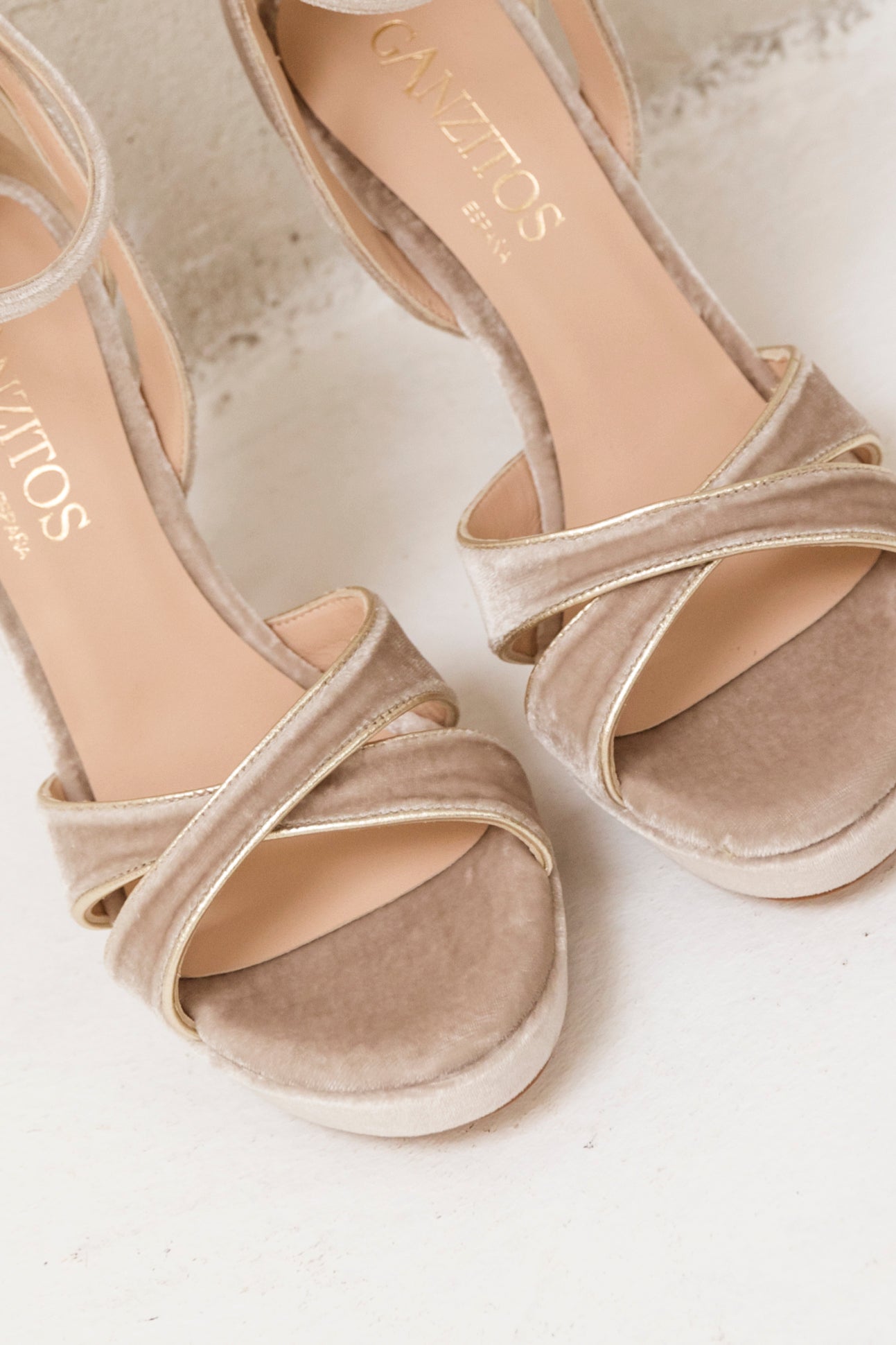 Cayetana Velvet Taupe (outlet)