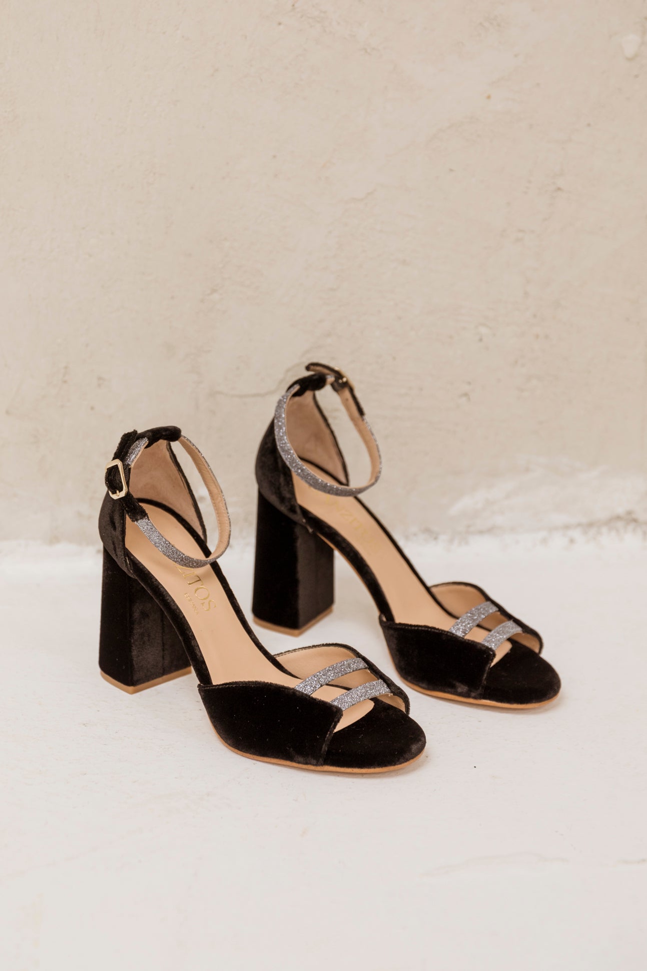 Adri Terciopelo Negro (outlet)