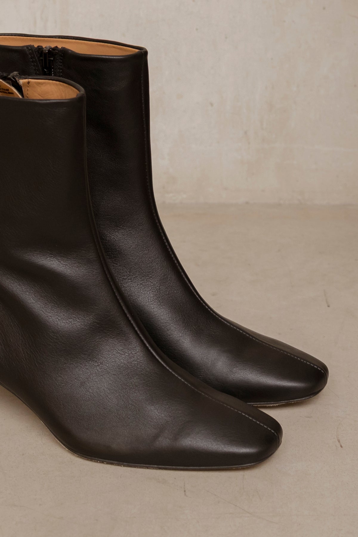 Siena Black Leather