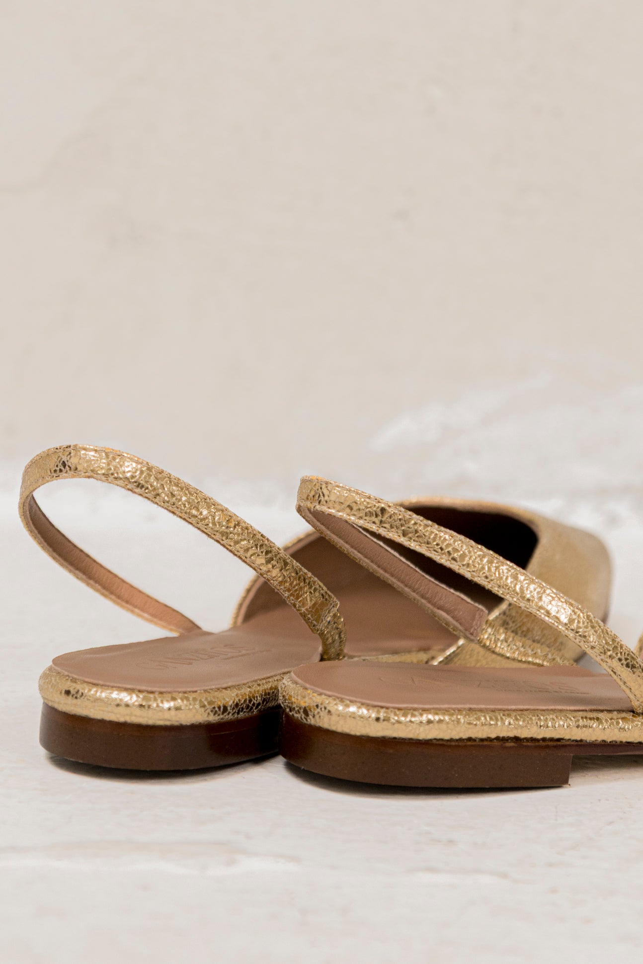Salome Gold Cracked