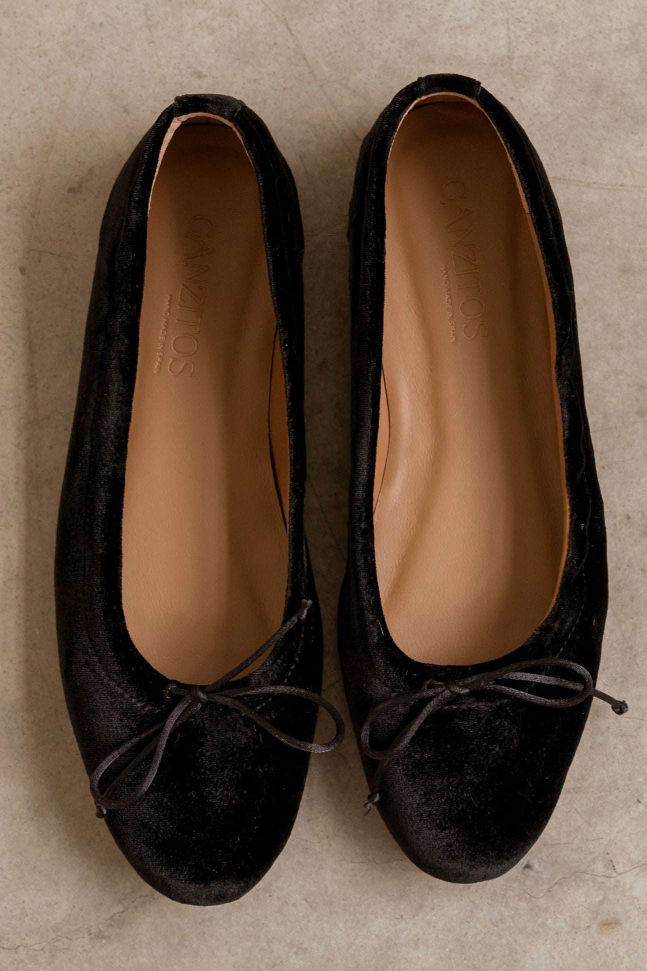Rania Black Velvet