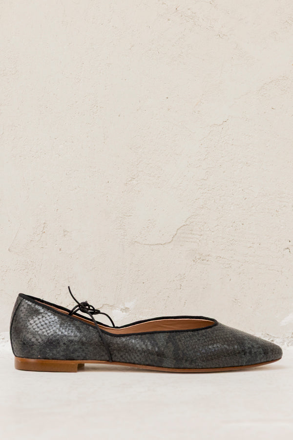 Cibeles Akyra Grey