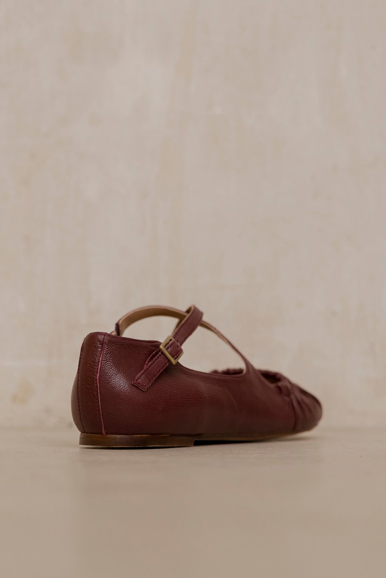 Tomasa Bordeaux Leather