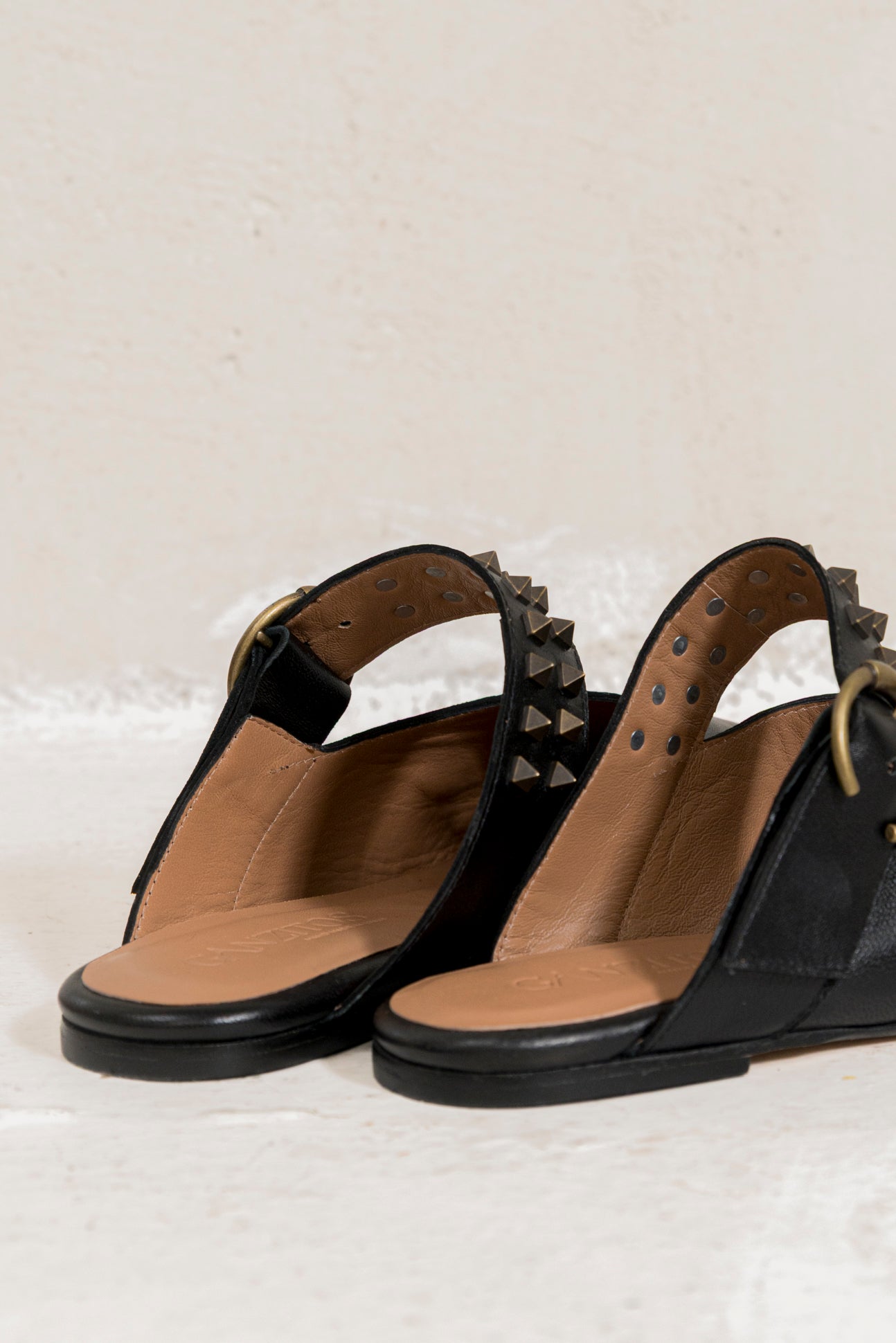 Allegra Rustic Negro