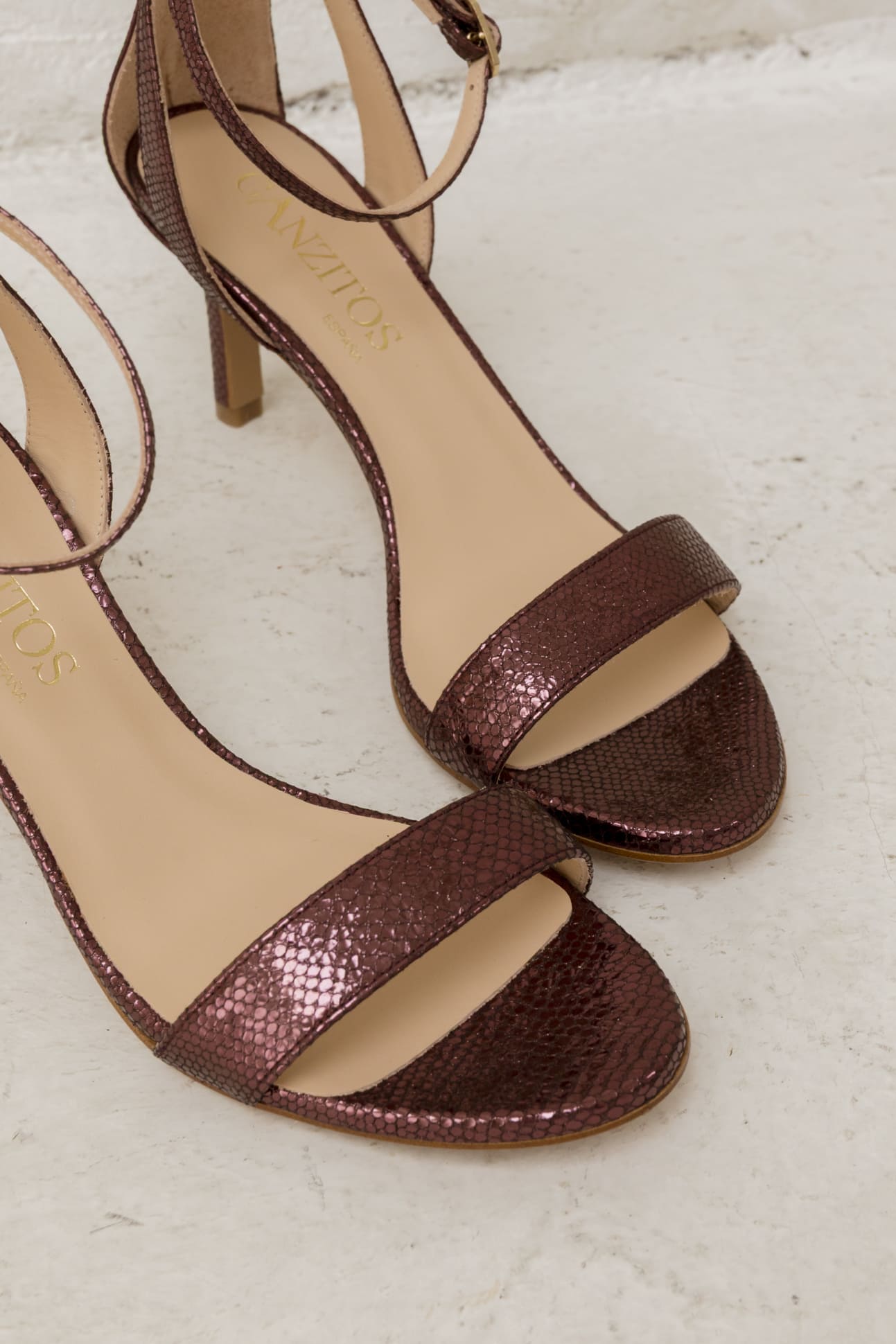 Ginebra Burgundy Etruscan