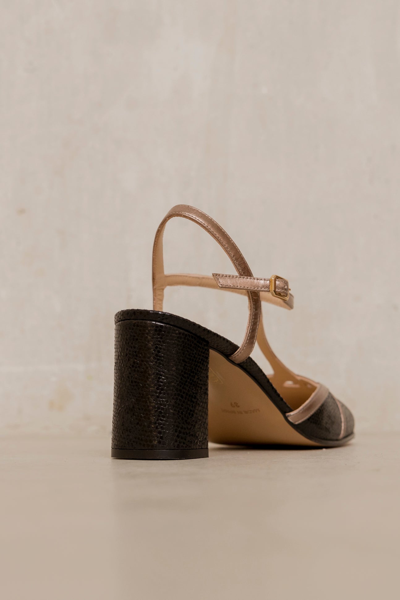 Federica Black Galaxy