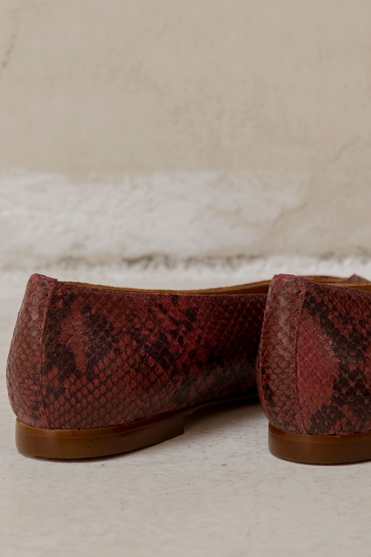 Goya Burgundy Akyra