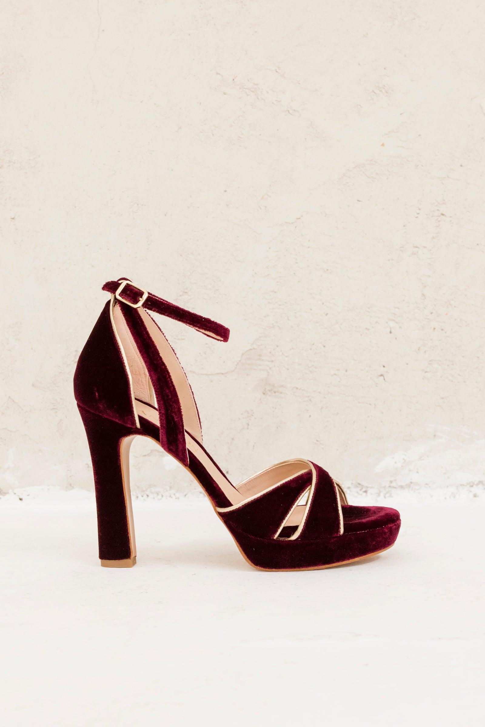 Cayetana Velvet Burgundy 