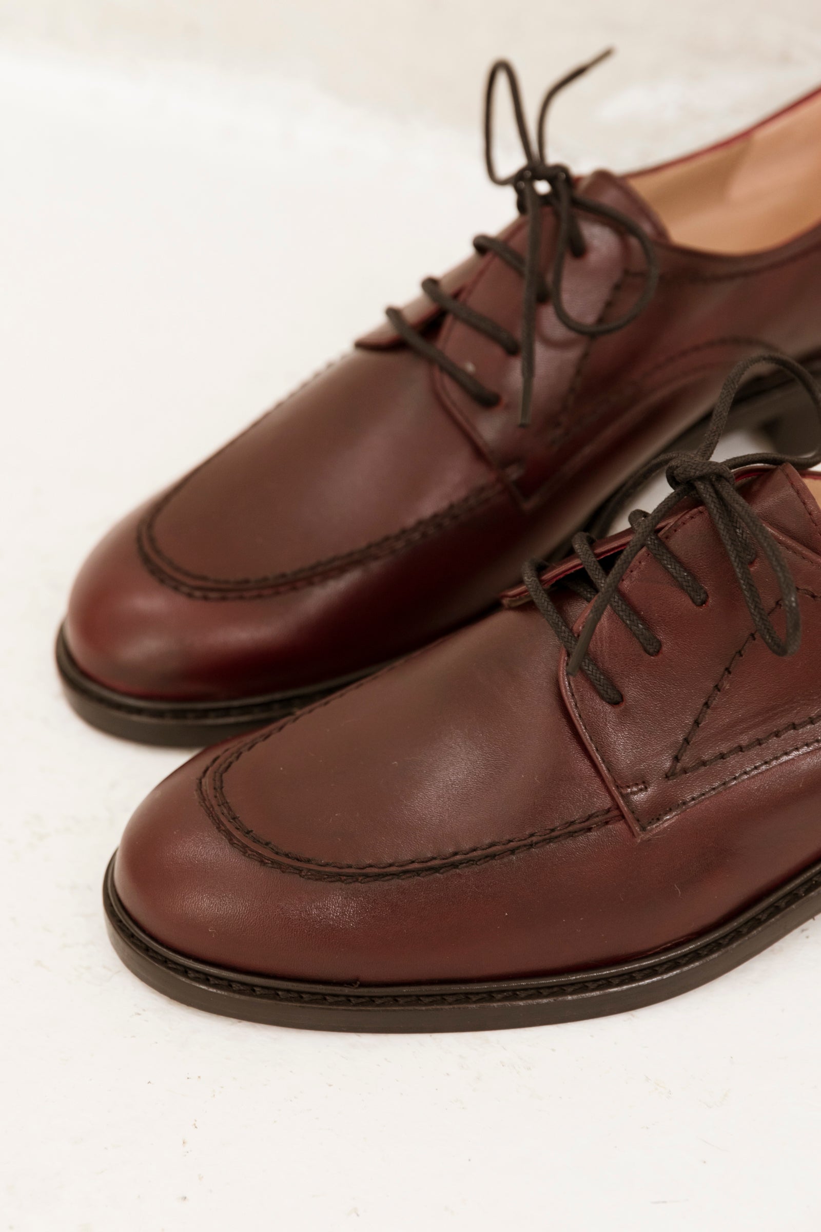 Tango Burgundy Leather