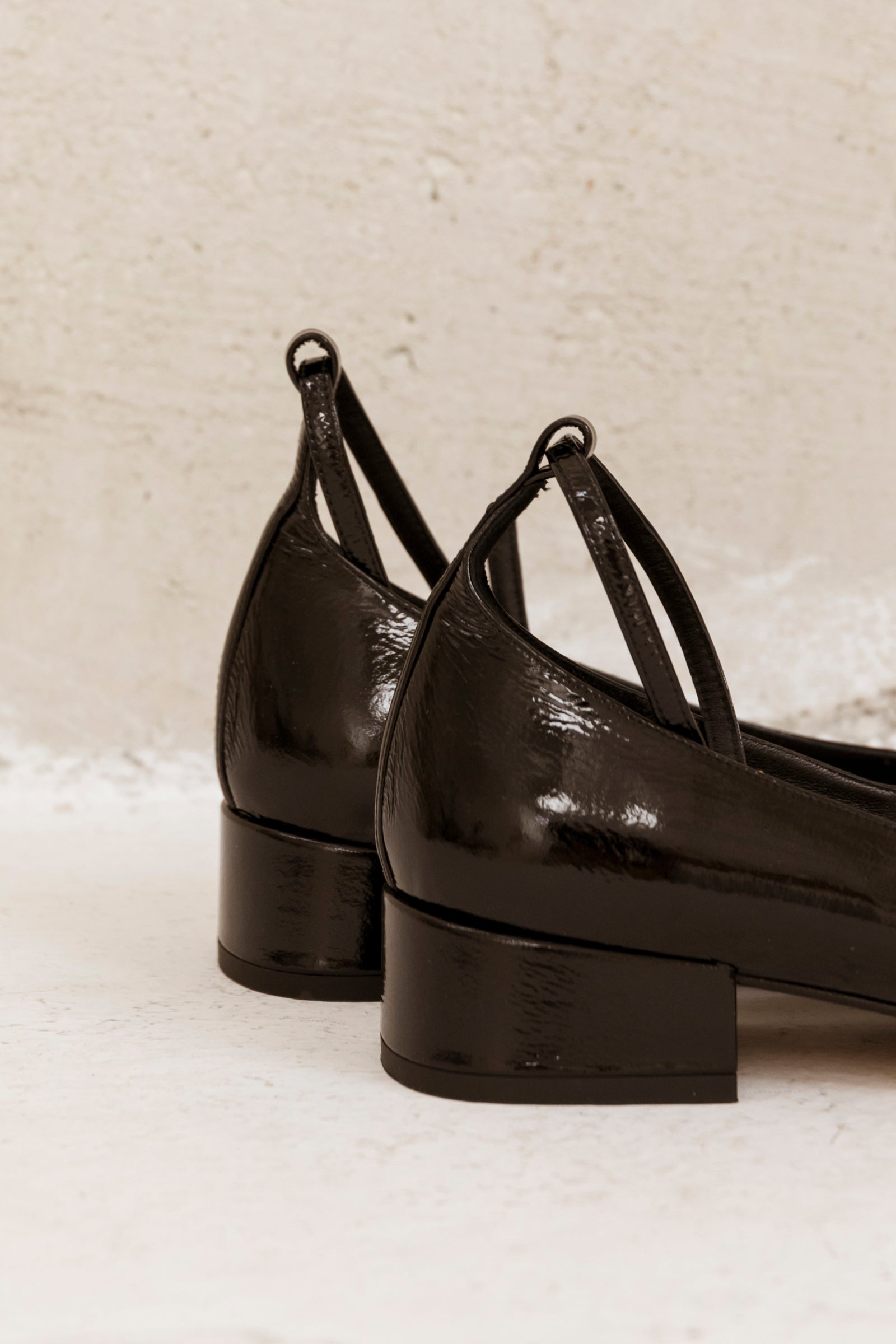 Black patent leather Pamela