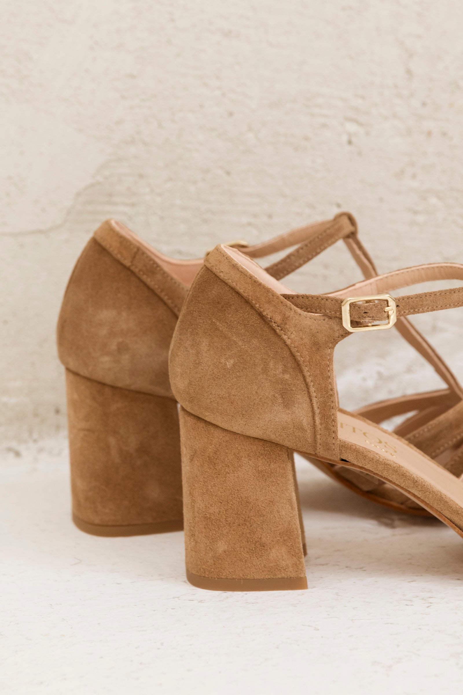 Aitana Sigaro Suede