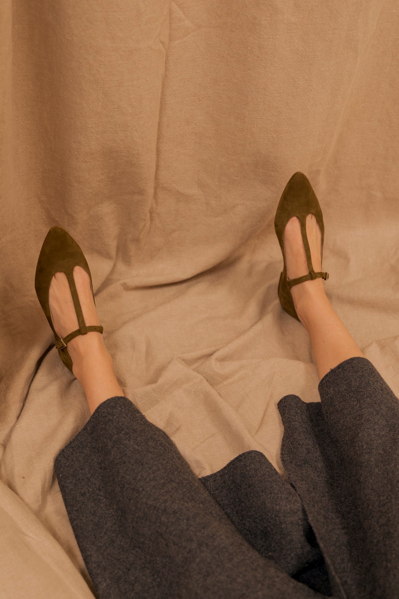 Cata Olive Suede