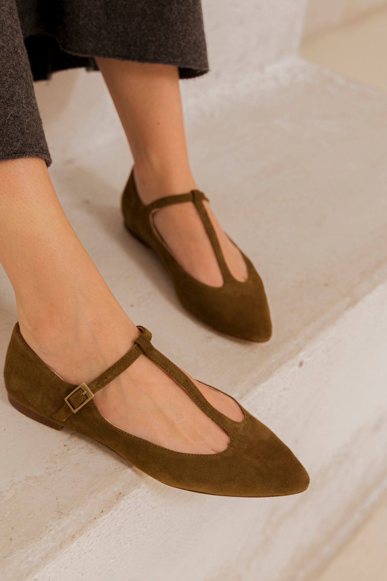 Cata Olive Suede
