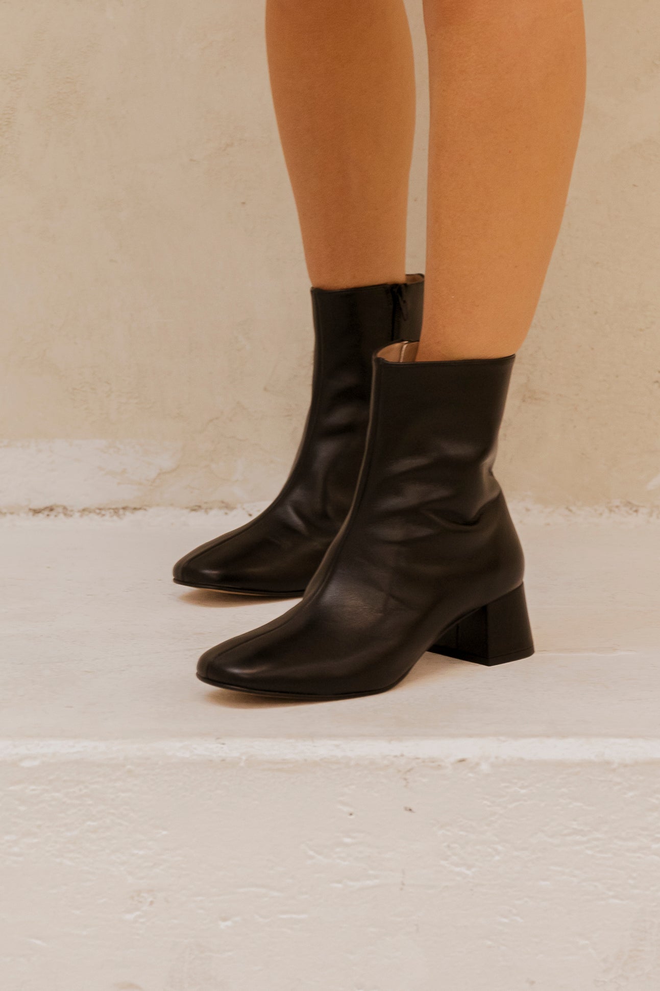 Sol Black Leather