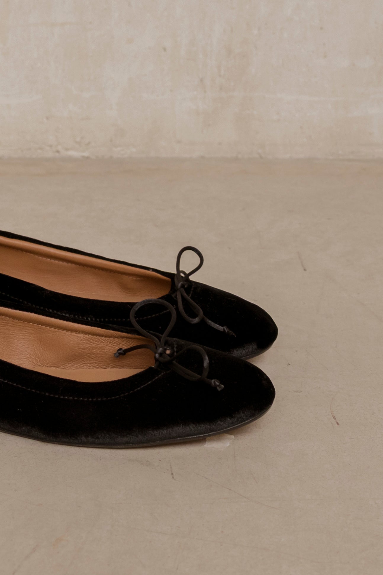 Rania Black Velvet