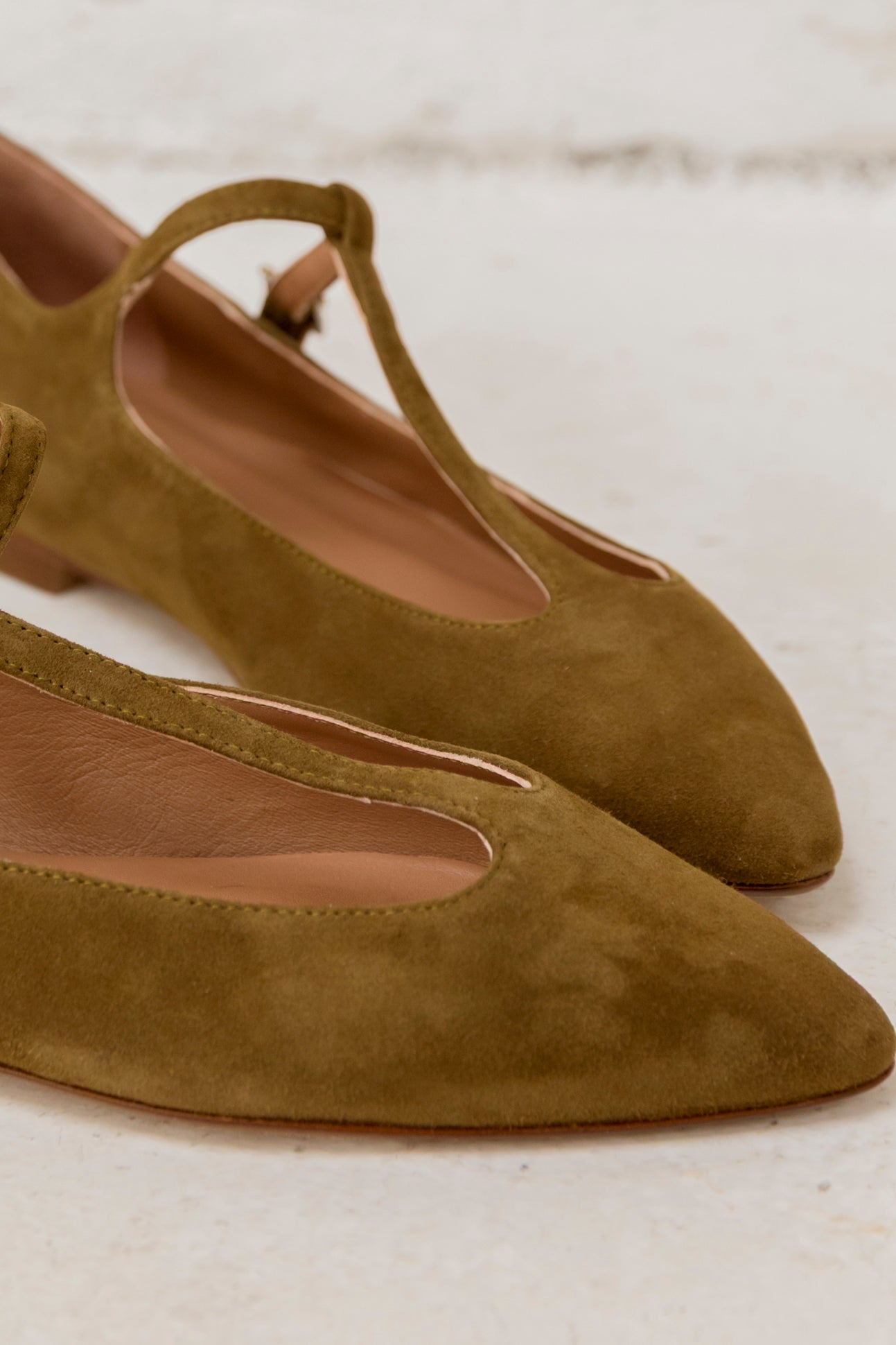 Cata Olive Suede