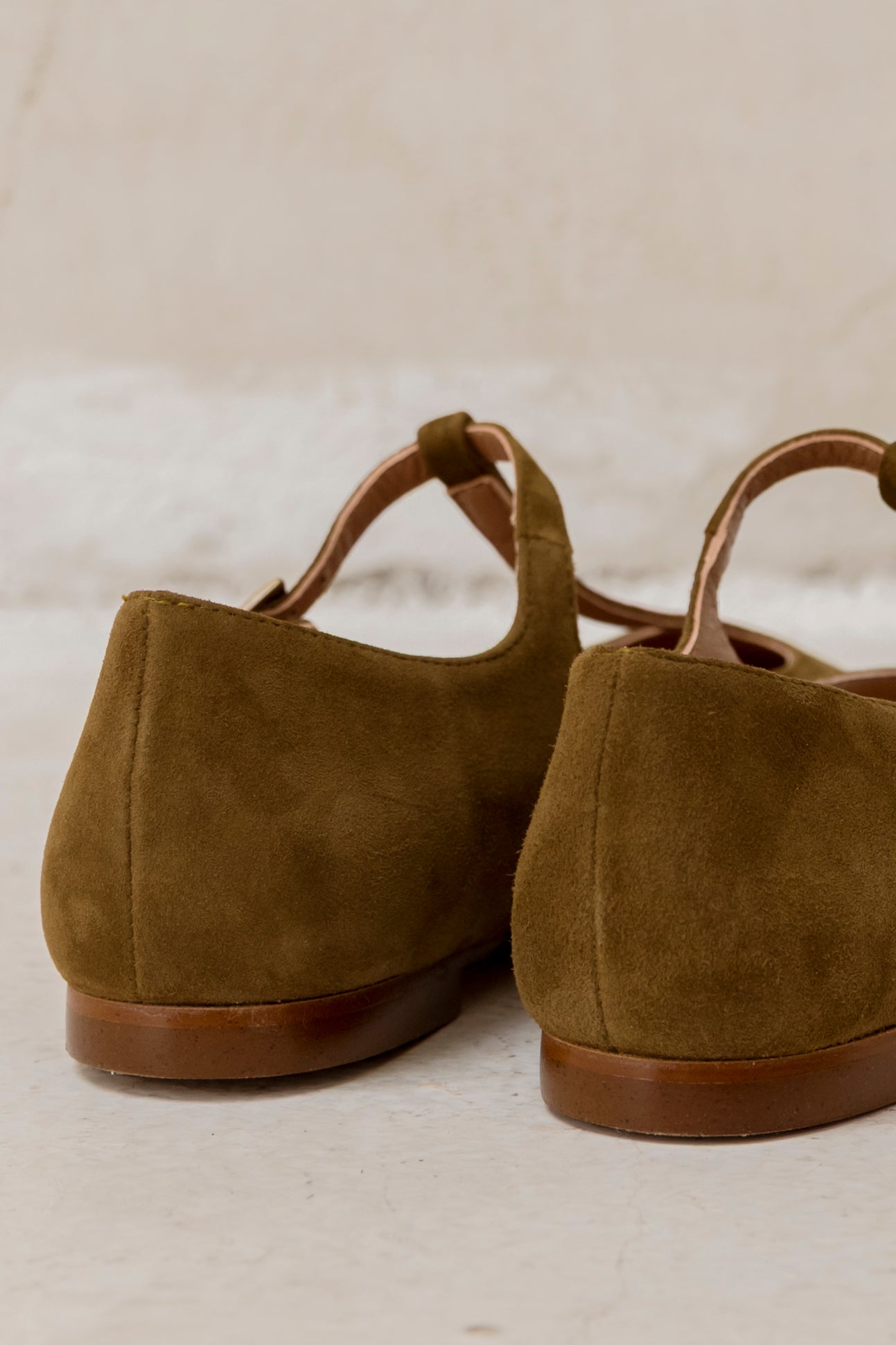 Cata Olive Suede