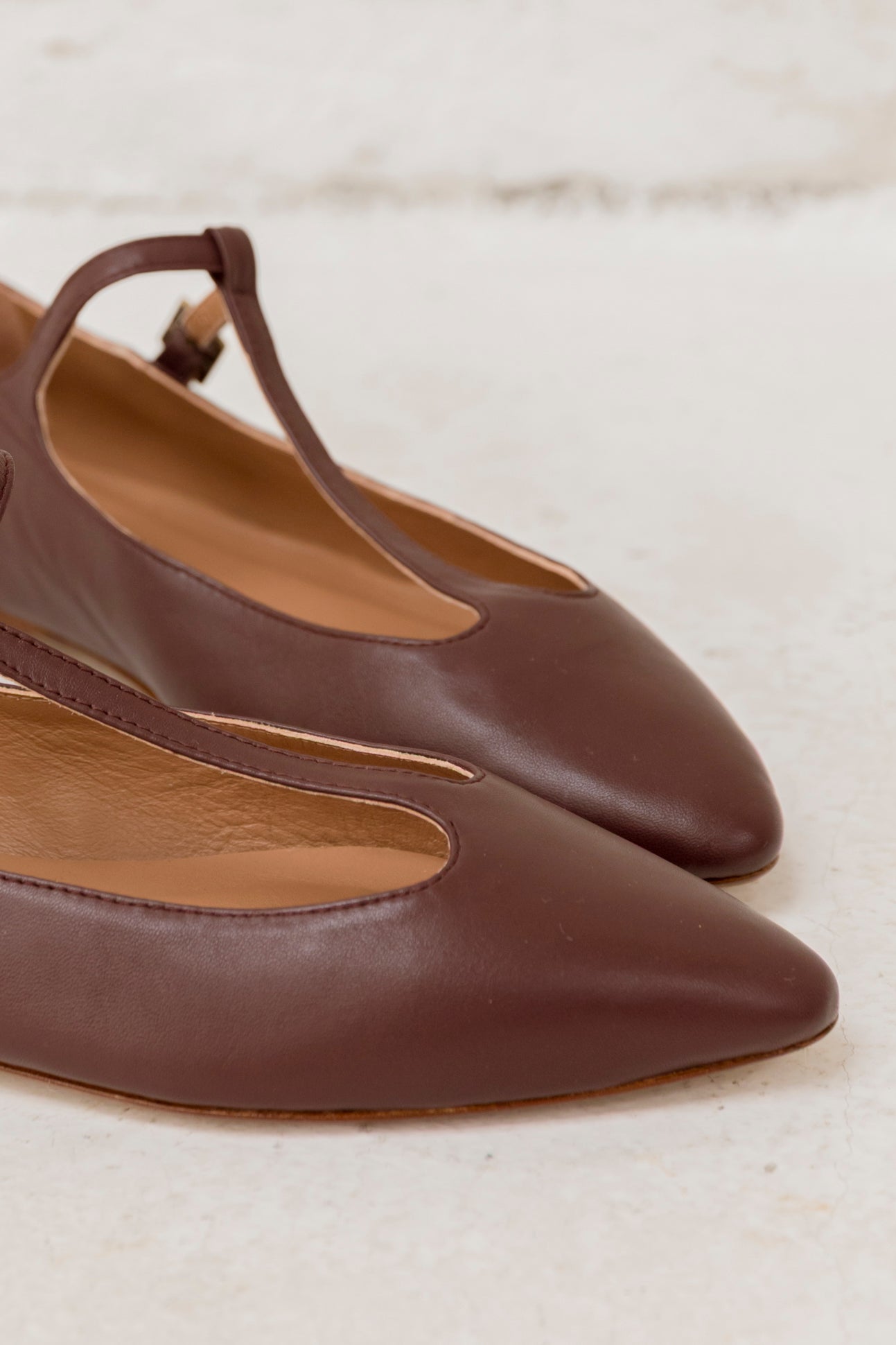 Cata Burgundy Leather