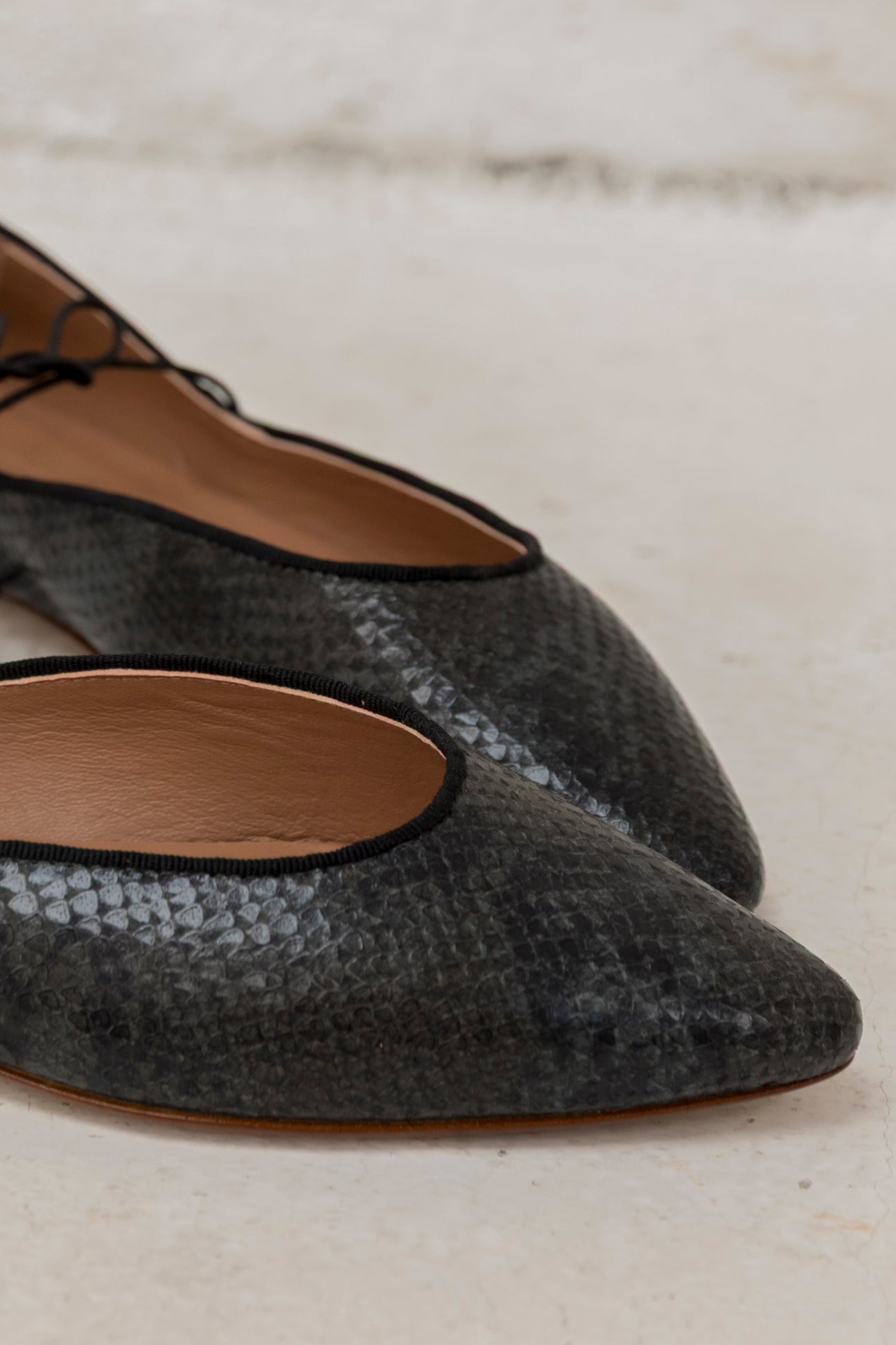 Cibeles Grey Akyra
