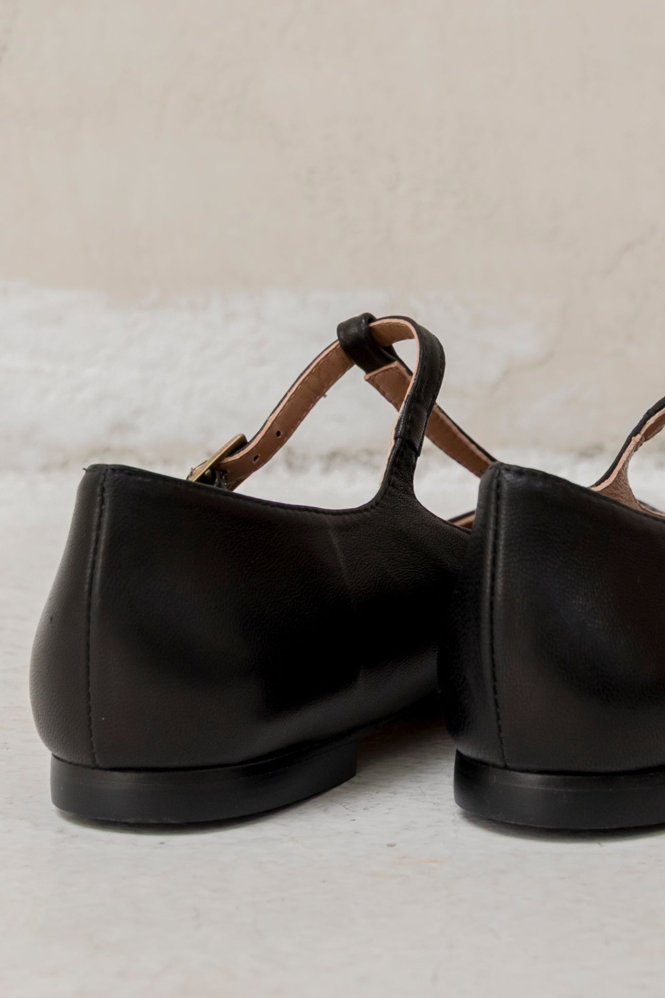 Cata Black Leather