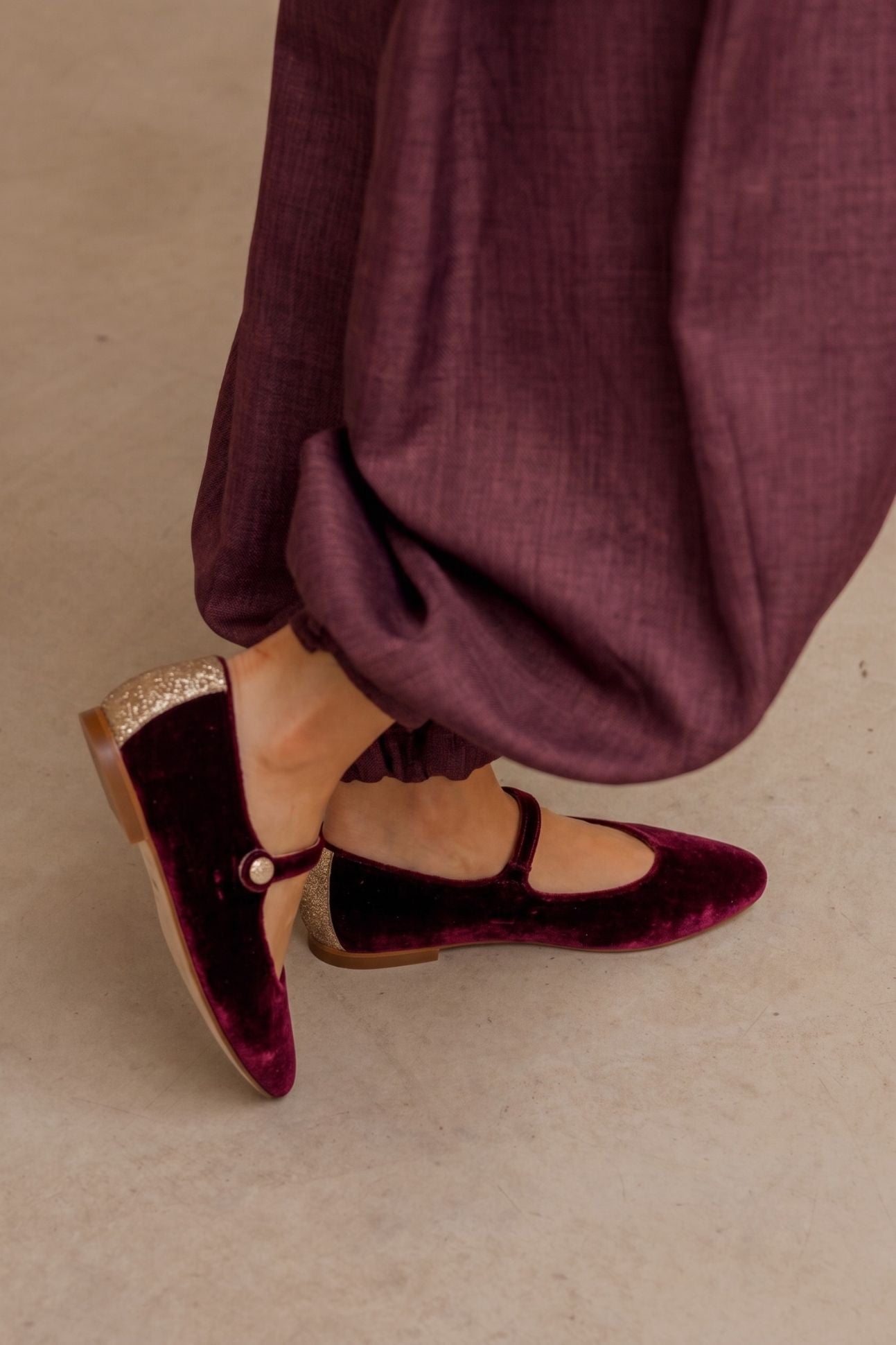 Dana Burgundy Velvet 