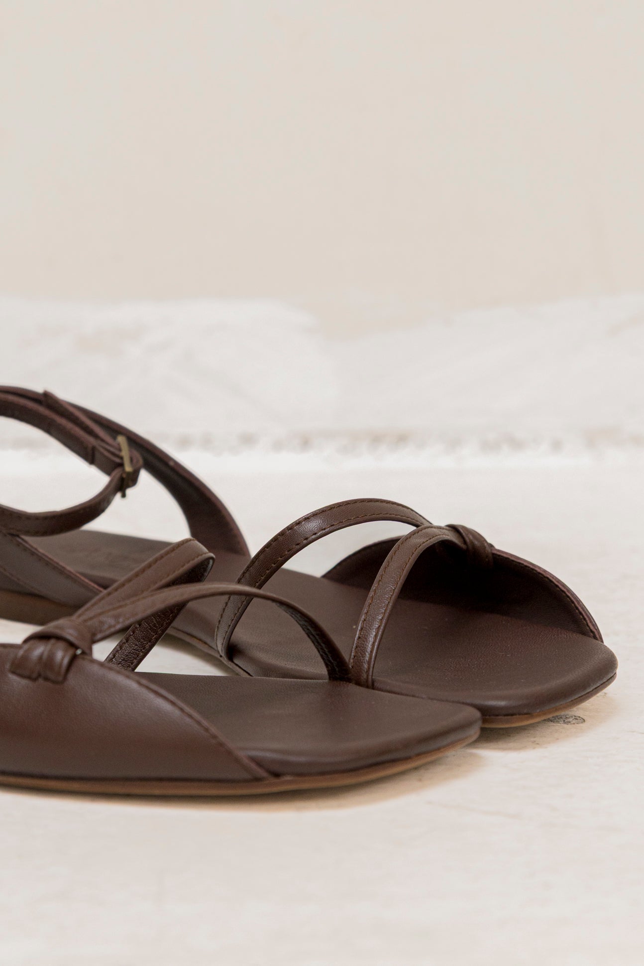 Abril Chocolate Leather 