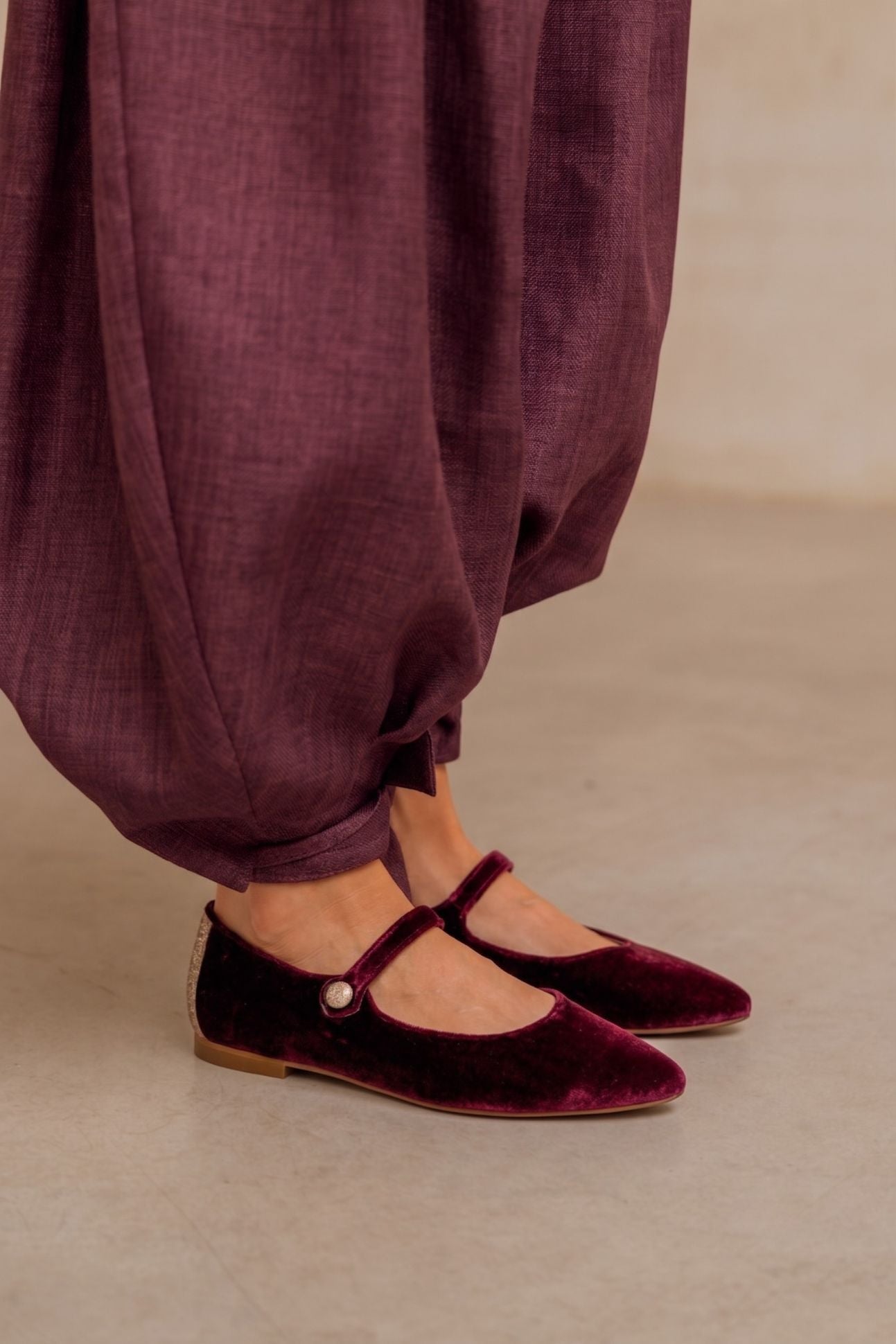 Dana Burgundy Velvet 