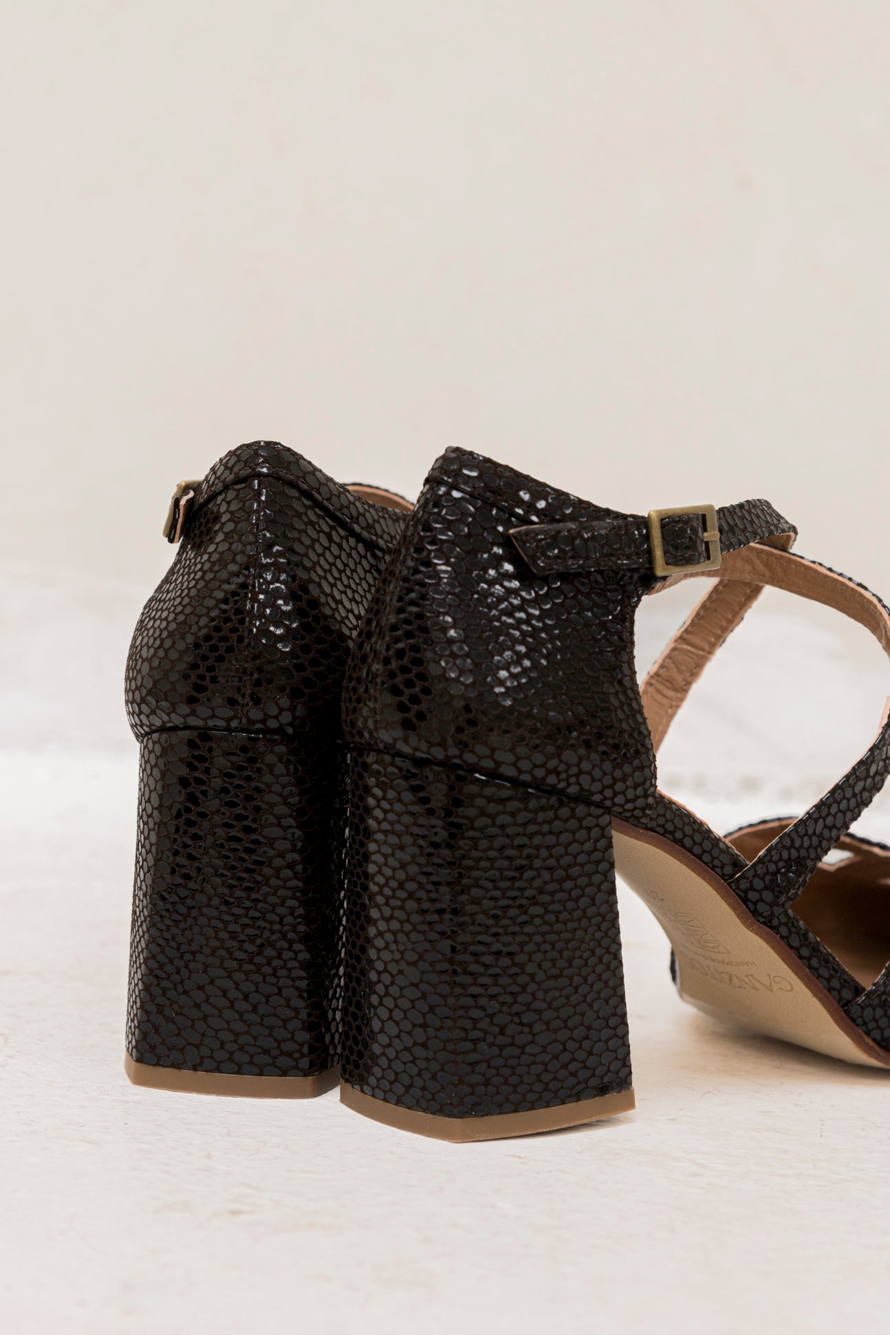 Noa Dark Brown Royal