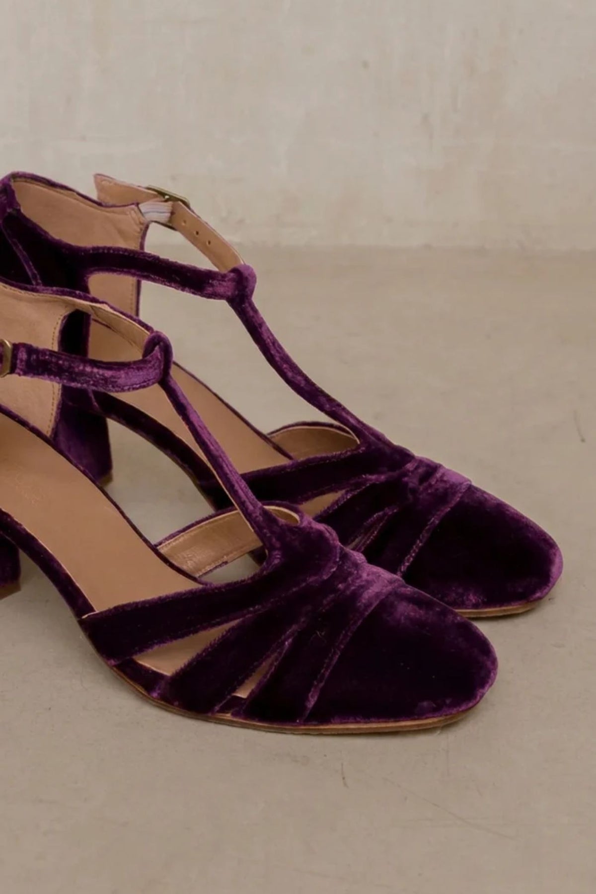 Aitana Burgundy Velvet