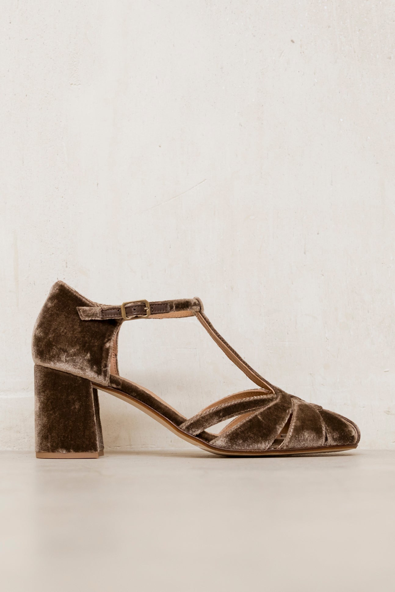 Roberta Brown Velvet 